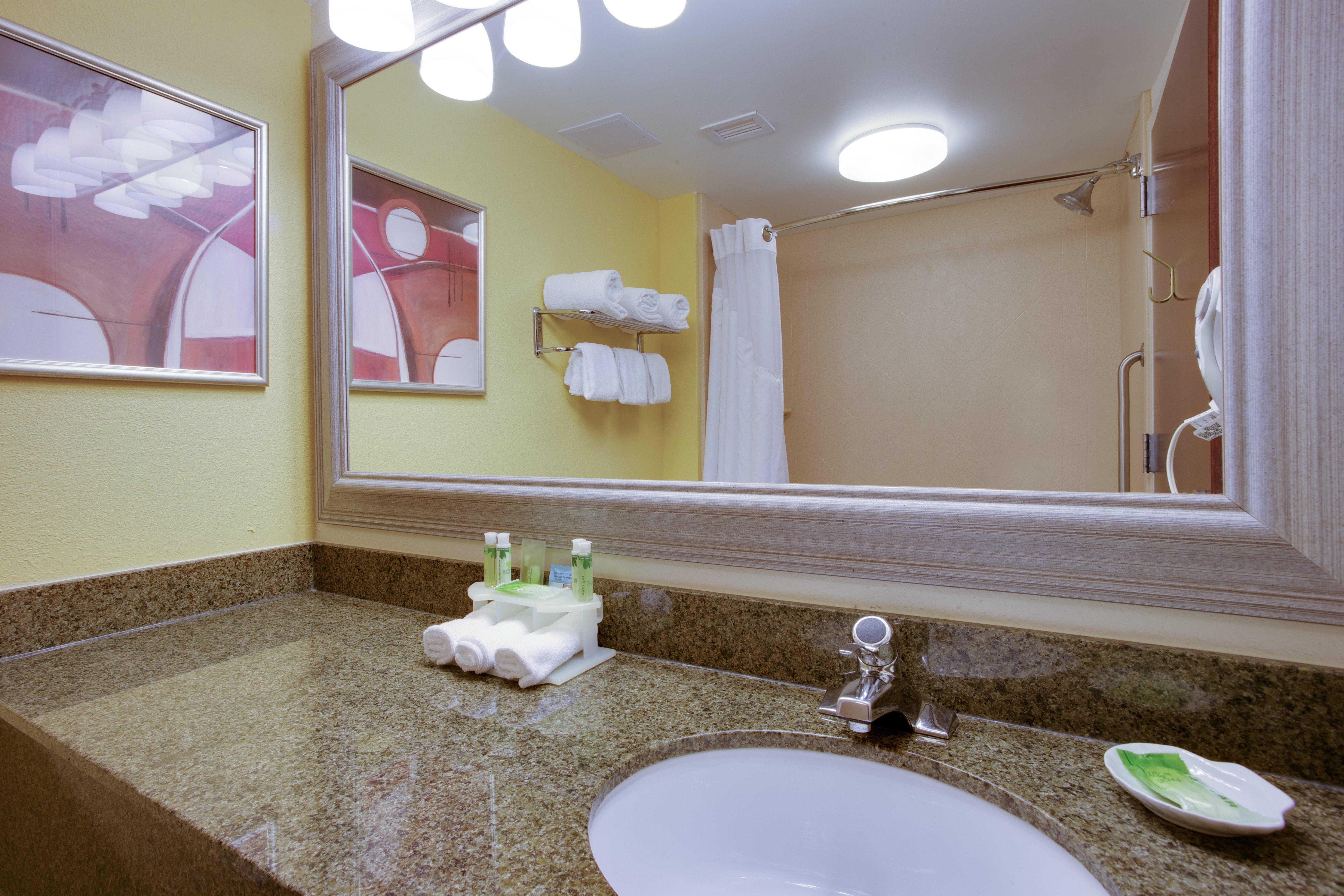 Holiday Inn Express Hotel & Suites Charleston-Ashley Phosphate By Ihg North Charleston Exteriör bild