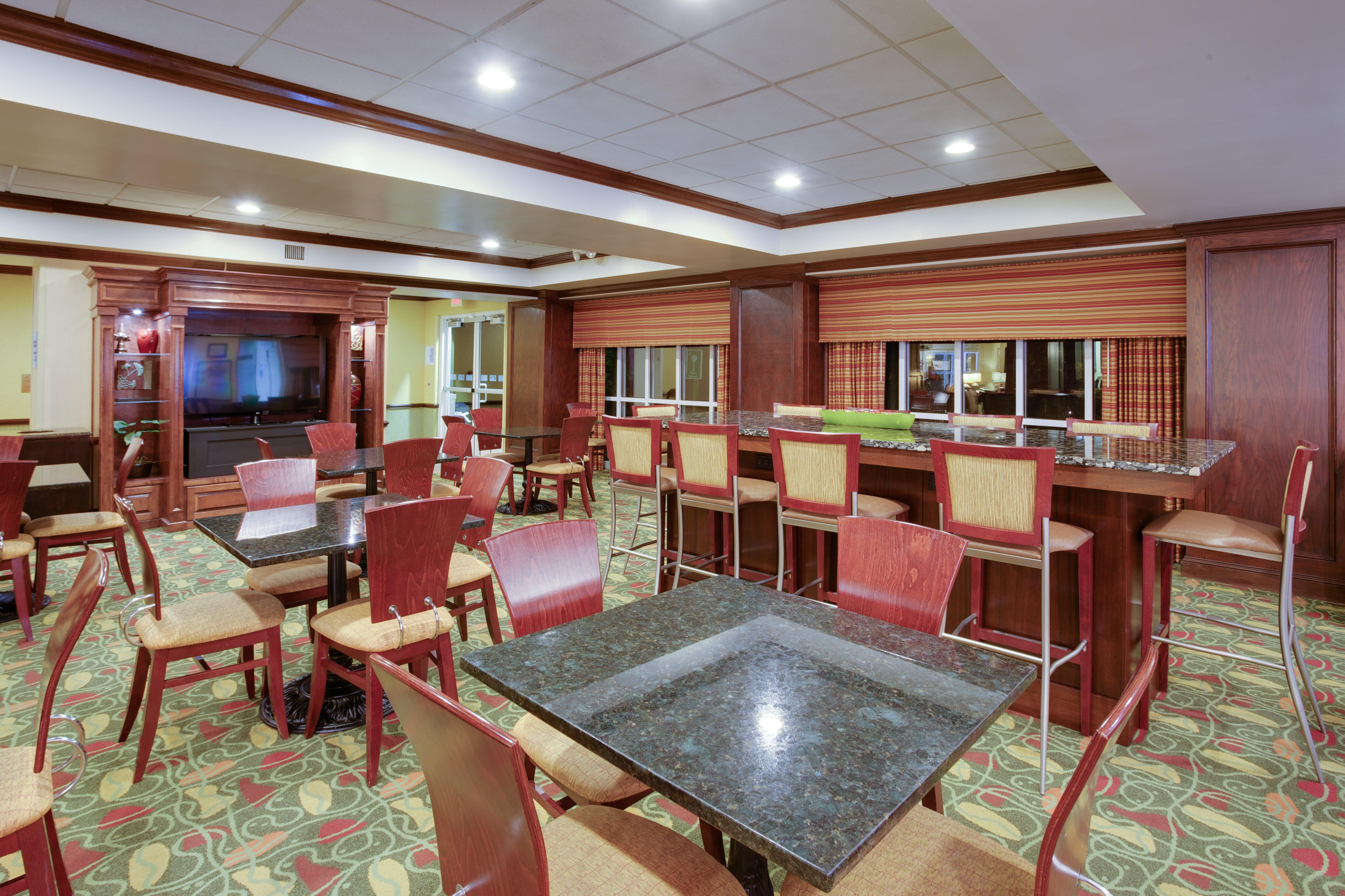 Holiday Inn Express Hotel & Suites Charleston-Ashley Phosphate By Ihg North Charleston Exteriör bild